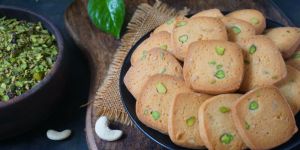 Kaju Pista Cookies