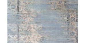 FINE HAND KNOTTED CARPET