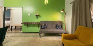 Hotel Service Apartment