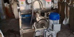 Pasta Extruder Machine