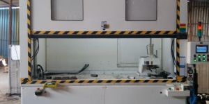 Vertical Pipe Cutting Machine