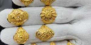 Ladies Fancy Gold Ring