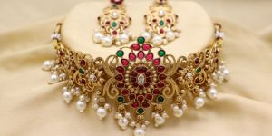 White Choker Necklace Set