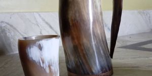 Drinking Horn with Iron Stand