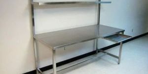 Control and Packing Table with Two Shelves