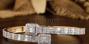 Baguette & Round Cut Diamond Yellow Gold Bracelet