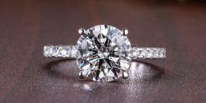 Glamorous Round Cut Diamond White Gold Ring