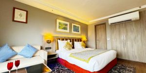 Deluxe Lake View Room Service