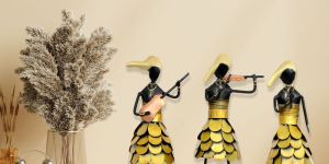 Metal Handicraft Coin Musician Dolls