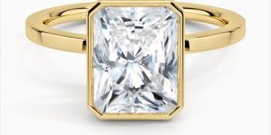 Women Solitaire Diamond Engagement Ring