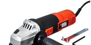 Black 820 Watts 4 Inch Angle Grinder