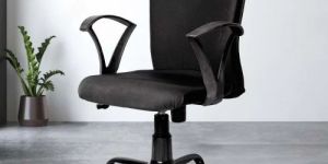 Black Leatherette Visitor Chair