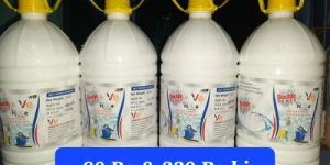 5 Litre White Liquid Floor Cleaner