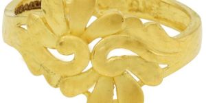 Dazzling 22Kt. Yellow Gold Flower Finger Ring