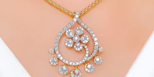 INTRICATE ROSE GOLD DIAMOND PENDANT SET