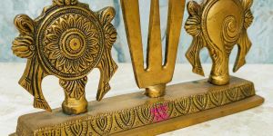 Brass Shanku Chakra Namam Stand