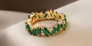 Green Crystal Irregular Gold Rings