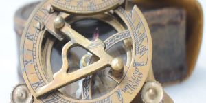 Leather Case Nautical Maritime Navigation Brass Sundial Compass