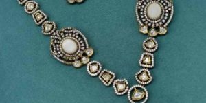 White Victoria Plated Pure Brass Real Kundan Necklace Set