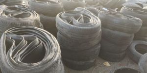 Italy 3 Piece Cutting Tyre Scrap