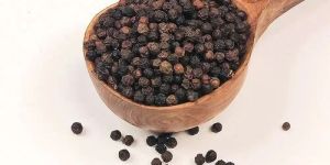 Dried Black Pepper Seeds