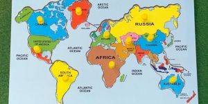 Wooden Educational Toy World Map Puzzle Tray