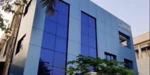 ER 122 Metallic Blue Aluminum Composite Panel