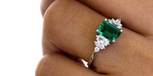 Ladies Emerald Pearl Ring