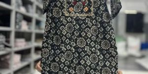 Ladies Black Designer Printed Kurti