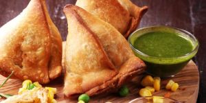 VEGETABLE SAMOSA