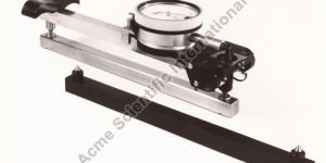 Demountable Mechanical Strain Gauge