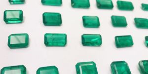 Natural Emerald Gemstone
