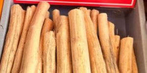 Pandharichi Kathi Puja Ke Liy