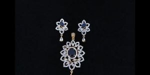 Ladies Designer Pendant Set