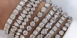 WHITE COLOR ALL TYPES SHAPES DIAMOND BRACELET GOLD SILVER AND WHITE GOLD MEN WOMEN AND GIRLS GIFT