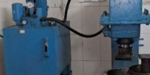 Hydraulic Press Machine 30T Capacity with Power Operated