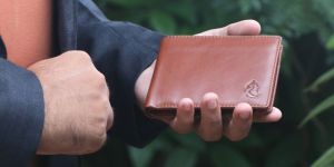 Kara Men's Cognac Bifold Leather Wallet with Detachable Card Holder Men's Wallet
