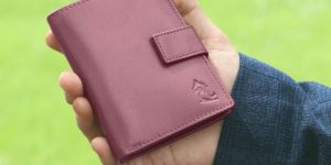 Kara Wine Men Button Lock Genuine Leather Wallet