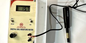 Digital Soil Moisture Meter
