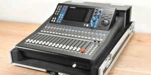 Yamaha LS9-16 16-Input Digital Mixing Console with Road Case