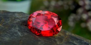 Red Ruby Glass Fill Rough Stone