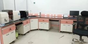 C-Frame Design Laboratory Wall Bench