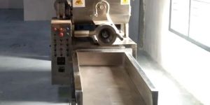 Semi Automatic Macaroni Machine