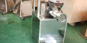 Semi Automatic Pasta Extruder Machine