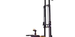 Electric Reach Stacker
