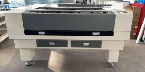 AR 1390 Automatic Engraving Laser Machine