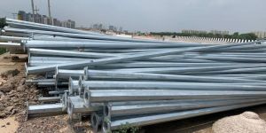 Single Arm Street Light Pole