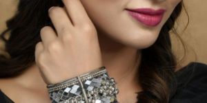SH26-KZ-BG-3176 Silver Plated Mirror Stone Kada Bangle