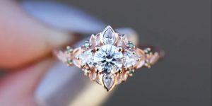 Ladies Fancy Diamond Solitaire Ring