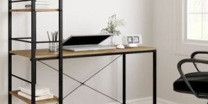 Computer Table with Space